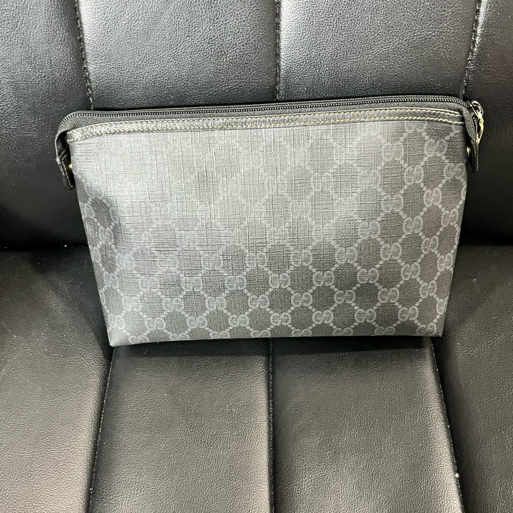 Gucci Black/Gray Monogram Toiletry Pouch - Picture 2 of 9